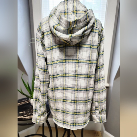 Men's Hooded Flannel - Medium - Picture 3 of 6